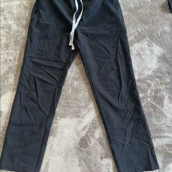 SOLD Figs scrubs - Picture 10 of 10